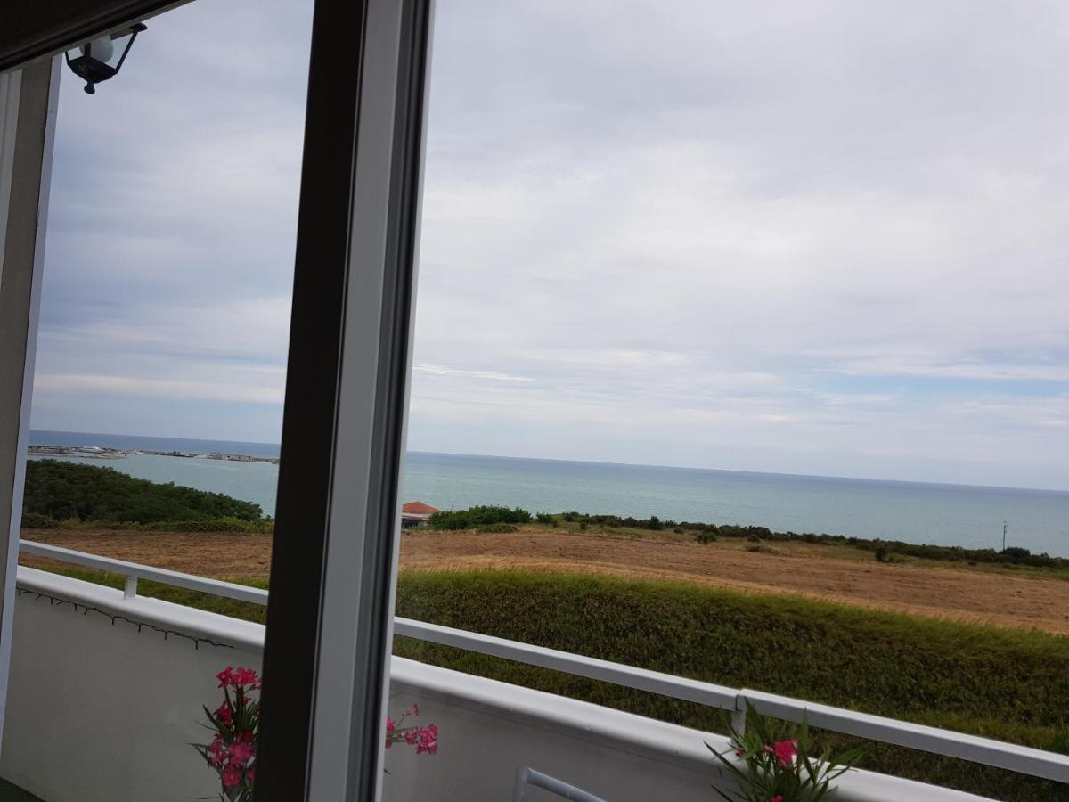 Alby Suite Termoli Bagian luar foto
