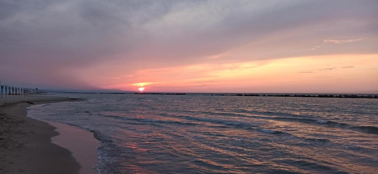 Alby Suite Termoli Bagian luar foto